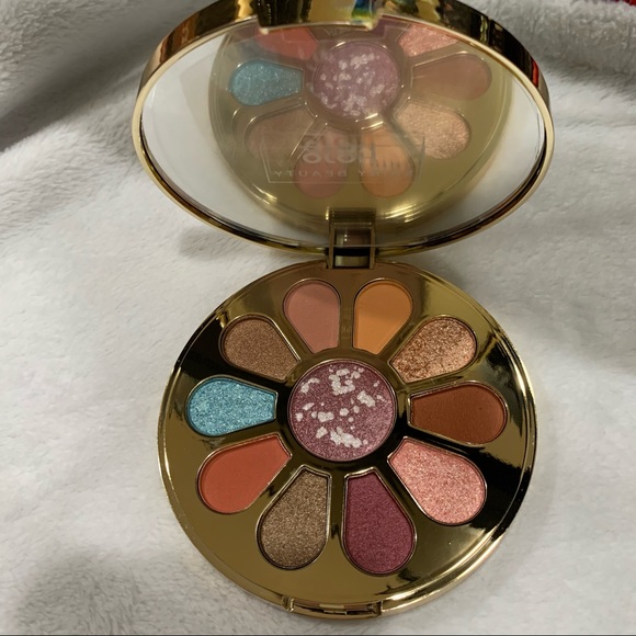 Blue Glitter Snow Globe Circle Eyeshadow Palette with 11 Colors - NIB - Picture 2 of 16